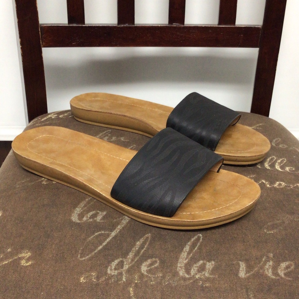 Black tiger print sandals Amanda Blu 10‎